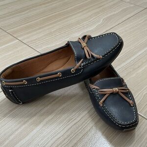 Clarks Women’s Leather Dunbar Flats Size 6.5